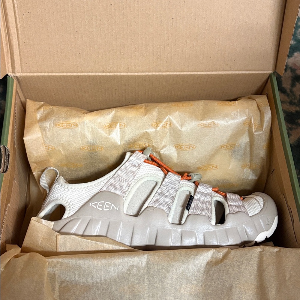 Brand new of KEEN Hyperport H2 sandals.